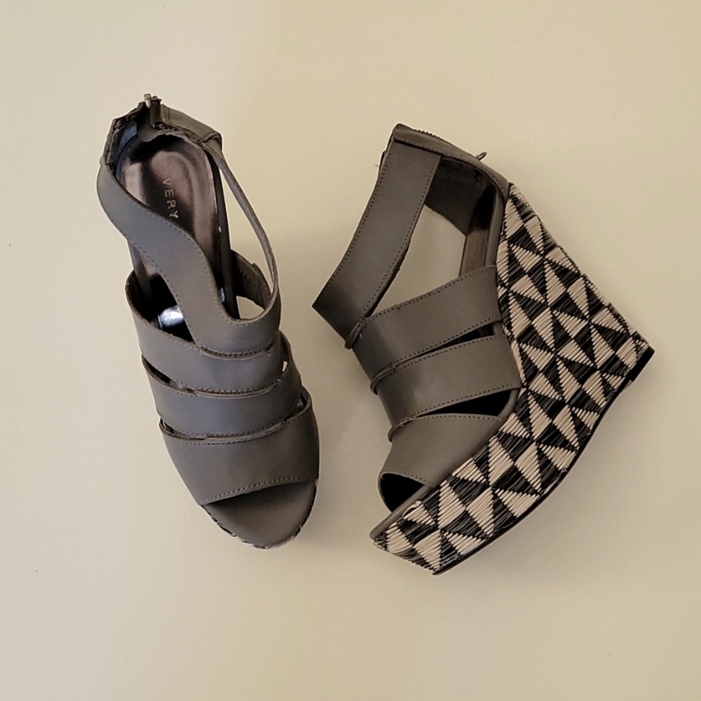 NWOT- VERY VOLATILE WEDGE SANDAL